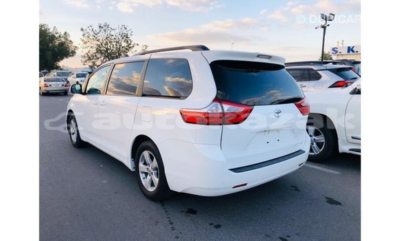 Buy Import Toyota Sienna White Car in Import - Dubai in Akmecet Buy Import Toyota Sienna White Car in Import - Dubai in Akmecet