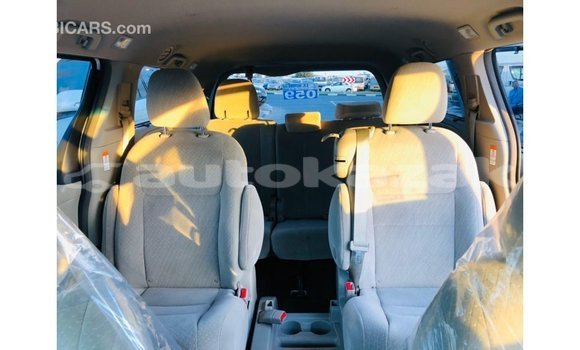 Buy Import Toyota Sienna White Car in Import - Dubai in Akmecet Buy Import Toyota Sienna White Car in Import - Dubai in Akmecet