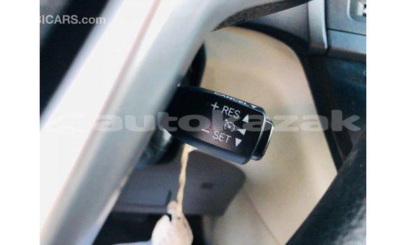 Buy Import Toyota Sienna White Car in Import - Dubai in Akmecet Buy Import Toyota Sienna White Car in Import - Dubai in Akmecet