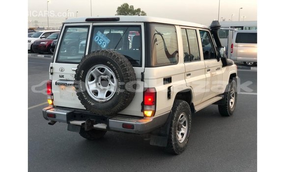 Buy Import Toyota Land Cruiser White Car in Import - Dubai in Akmecet Buy Import Toyota Land Cruiser White Car in Import - Dubai in Akmecet