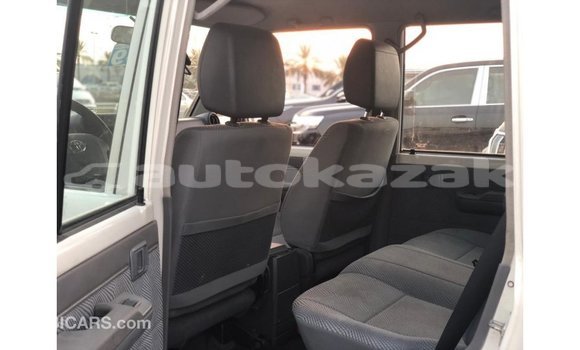 Buy Import Toyota Land Cruiser White Car in Import - Dubai in Akmecet Buy Import Toyota Land Cruiser White Car in Import - Dubai in Akmecet