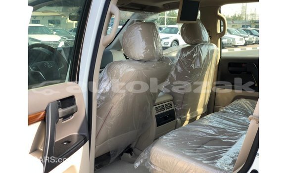 Buy Import Toyota Land Cruiser White Car in Import - Dubai in Akmecet Buy Import Toyota Land Cruiser White Car in Import - Dubai in Akmecet