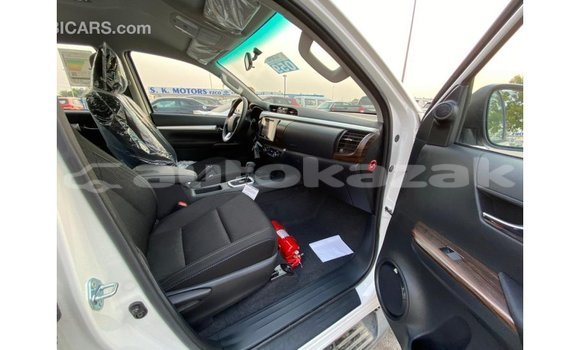 Buy Import Toyota Hilux White Car in Import - Dubai in Akmecet Buy Import Toyota Hilux White Car in Import - Dubai in Akmecet