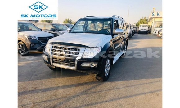 Buy Import Mitsubishi Pajero Black Car in Import - Dubai in Akmecet