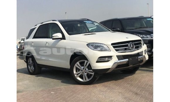 Buy Import Mercedes-Benz 190 White Car in Import - Dubai in Akmecet