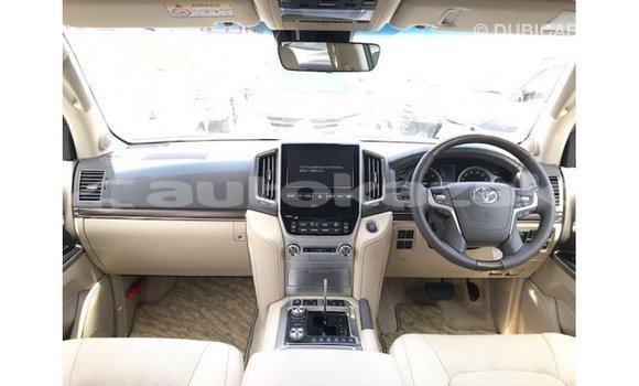 Buy Import Toyota Land Cruiser White Car in Import - Dubai in Akmecet Buy Import Toyota Land Cruiser White Car in Import - Dubai in Akmecet
