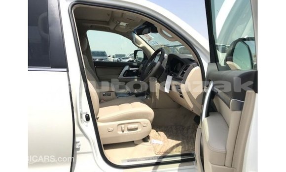 Buy Import Toyota Land Cruiser White Car in Import - Dubai in Akmecet Buy Import Toyota Land Cruiser White Car in Import - Dubai in Akmecet