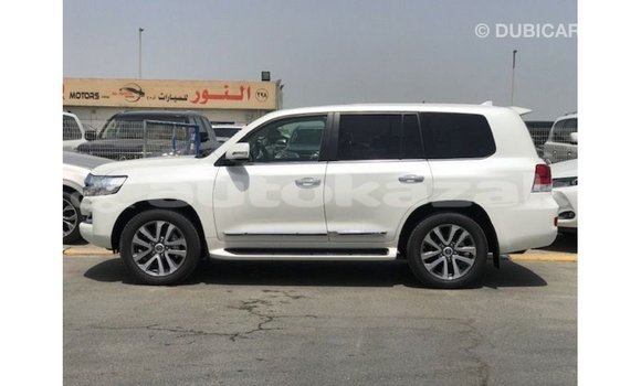 Buy Import Toyota Land Cruiser White Car in Import - Dubai in Akmecet Buy Import Toyota Land Cruiser White Car in Import - Dubai in Akmecet