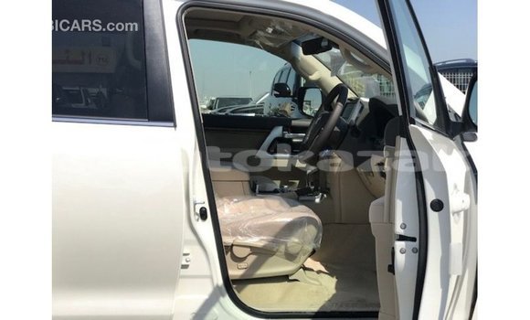 Buy Import Toyota Land Cruiser White Car in Import - Dubai in Akmecet Buy Import Toyota Land Cruiser White Car in Import - Dubai in Akmecet