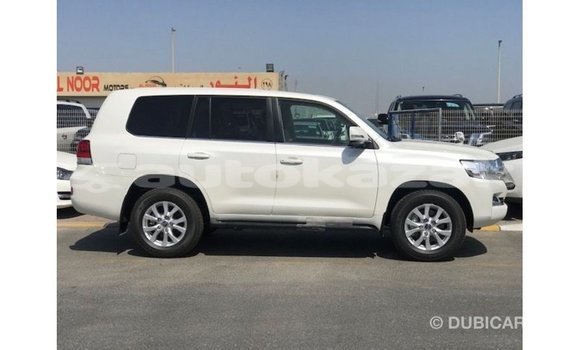 Buy Import Toyota Land Cruiser White Car in Import - Dubai in Akmecet Buy Import Toyota Land Cruiser White Car in Import - Dubai in Akmecet