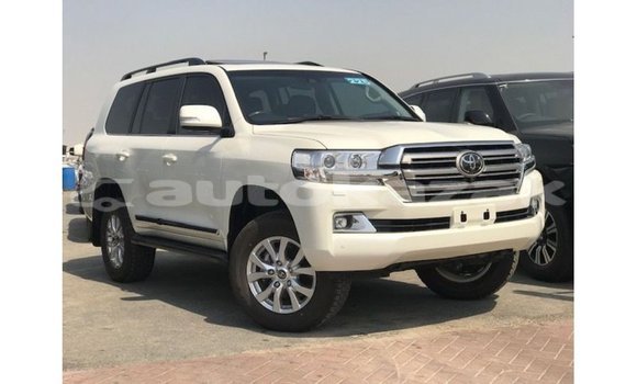 Buy Import Toyota Land Cruiser White Car in Import - Dubai in Akmecet Buy Import Toyota Land Cruiser White Car in Import - Dubai in Akmecet
