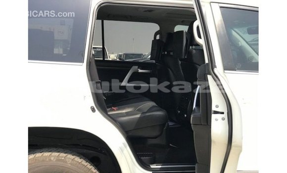 Buy Import Toyota Land Cruiser White Car in Import - Dubai in Akmecet Buy Import Toyota Land Cruiser White Car in Import - Dubai in Akmecet