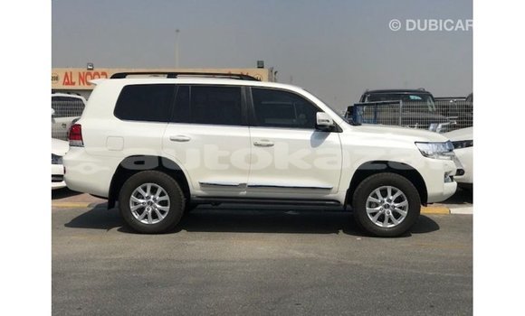 Buy Import Toyota Land Cruiser White Car in Import - Dubai in Akmecet Buy Import Toyota Land Cruiser White Car in Import - Dubai in Akmecet