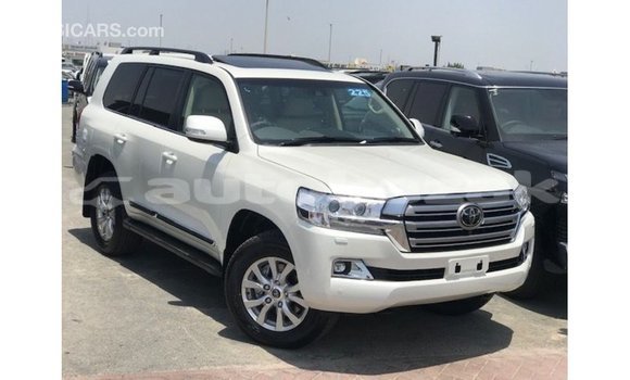 Buy Import Toyota Land Cruiser White Car in Import - Dubai in Akmecet Buy Import Toyota Land Cruiser White Car in Import - Dubai in Akmecet
