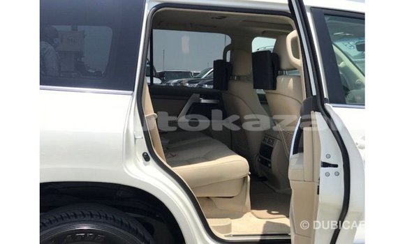 Buy Import Toyota Land Cruiser White Car in Import - Dubai in Akmecet Buy Import Toyota Land Cruiser White Car in Import - Dubai in Akmecet