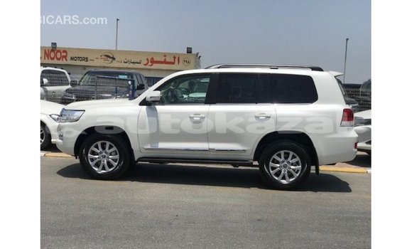 Buy Import Toyota Land Cruiser White Car in Import - Dubai in Akmecet Buy Import Toyota Land Cruiser White Car in Import - Dubai in Akmecet