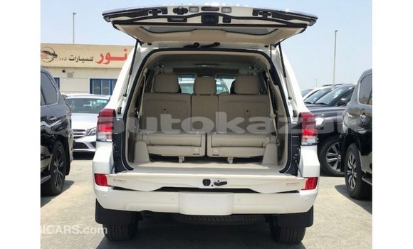 Buy Import Toyota Land Cruiser White Car in Import - Dubai in Akmecet Buy Import Toyota Land Cruiser White Car in Import - Dubai in Akmecet
