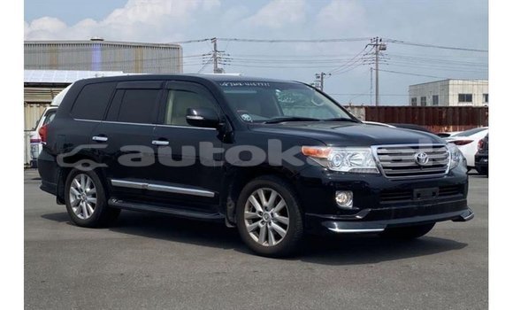 Buy Import Toyota Land Cruiser Black Car in Import - Dubai in Akmecet