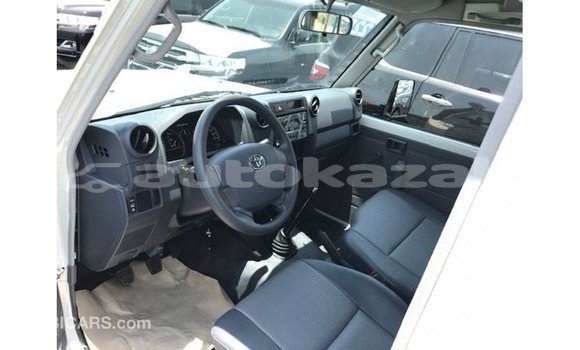 Buy Import Toyota Land Cruiser White Car in Import - Dubai in Akmecet Buy Import Toyota Land Cruiser White Car in Import - Dubai in Akmecet