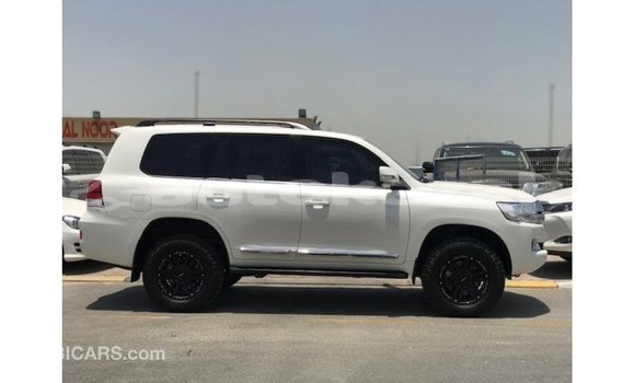 Buy Import Toyota Land Cruiser White Car in Import - Dubai in Akmecet Buy Import Toyota Land Cruiser White Car in Import - Dubai in Akmecet