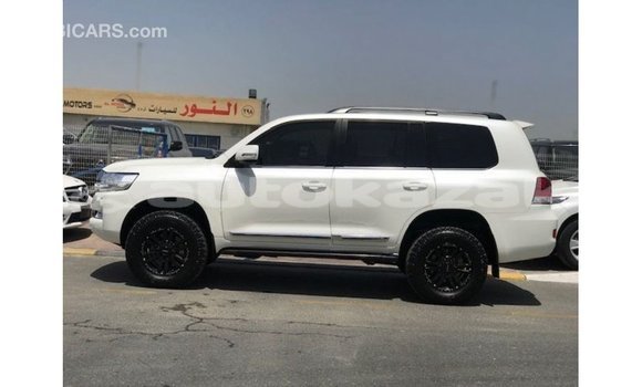 Buy Import Toyota Land Cruiser White Car in Import - Dubai in Akmecet Buy Import Toyota Land Cruiser White Car in Import - Dubai in Akmecet