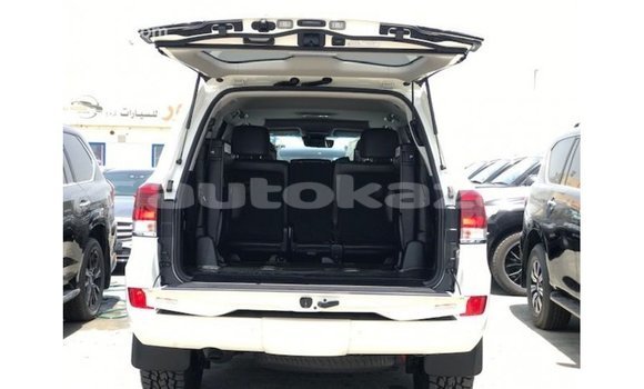 Buy Import Toyota Land Cruiser White Car in Import - Dubai in Akmecet Buy Import Toyota Land Cruiser White Car in Import - Dubai in Akmecet
