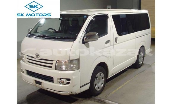 Buy Import Toyota Hiace White Car in Import - Dubai in Akmecet