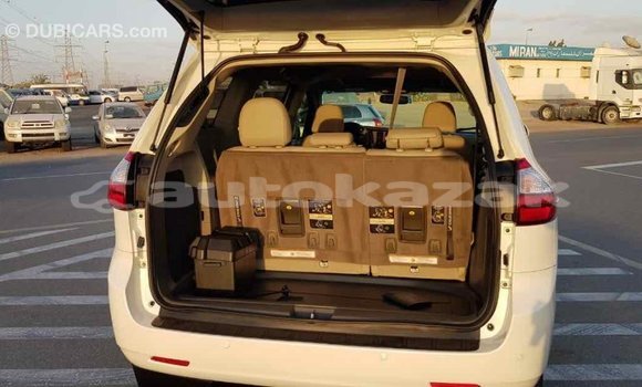 Buy Import Toyota Sienna White Car in Import - Dubai in Akmecet Buy Import Toyota Sienna White Car in Import - Dubai in Akmecet