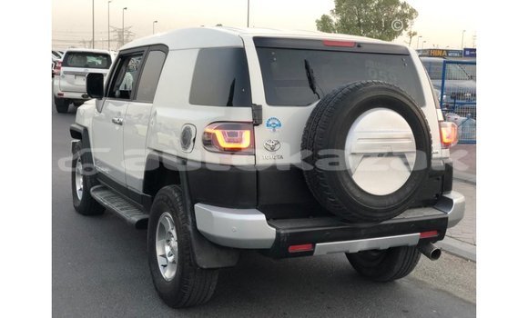 Buy Import Toyota FJ Cruiser White Car in Import - Dubai in Akmecet Buy Import Toyota FJ Cruiser White Car in Import - Dubai in Akmecet