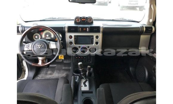 Buy Import Toyota FJ Cruiser White Car in Import - Dubai in Akmecet Buy Import Toyota FJ Cruiser White Car in Import - Dubai in Akmecet