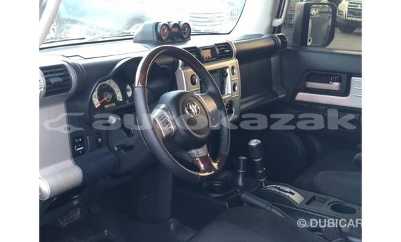 Buy Import Toyota FJ Cruiser White Car in Import - Dubai in Akmecet Buy Import Toyota FJ Cruiser White Car in Import - Dubai in Akmecet