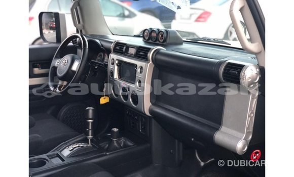 Buy Import Toyota FJ Cruiser White Car in Import - Dubai in Akmecet Buy Import Toyota FJ Cruiser White Car in Import - Dubai in Akmecet
