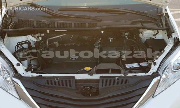 Buy Import Toyota Sienna White Car in Import - Dubai in Akmecet Buy Import Toyota Sienna White Car in Import - Dubai in Akmecet