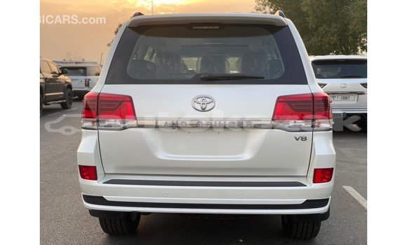 Buy Import Toyota Land Cruiser White Car in Import - Dubai in Akmecet Buy Import Toyota Land Cruiser White Car in Import - Dubai in Akmecet