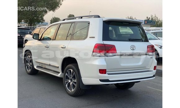 Buy Import Toyota Land Cruiser White Car in Import - Dubai in Akmecet Buy Import Toyota Land Cruiser White Car in Import - Dubai in Akmecet