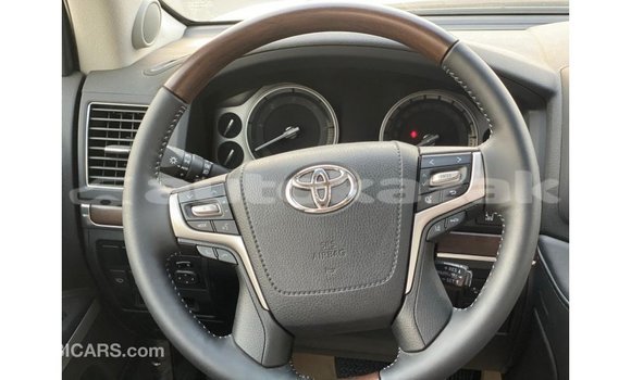 Buy Import Toyota Land Cruiser White Car in Import - Dubai in Akmecet Buy Import Toyota Land Cruiser White Car in Import - Dubai in Akmecet