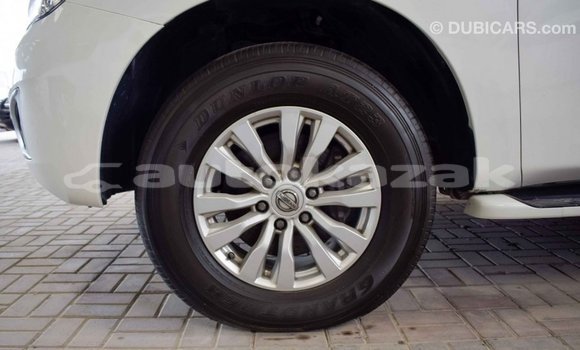 Buy Import Nissan Patrol White Car in Import - Dubai in Akmecet