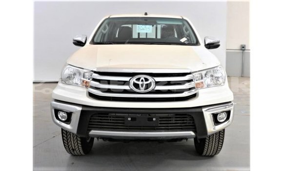Buy Import Toyota Hilux White Car in Import - Dubai in Akmecet