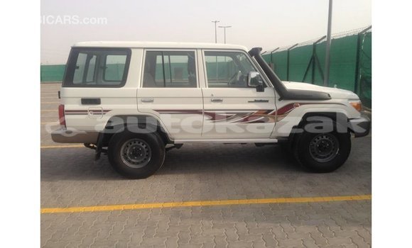 Buy Import Toyota Land Cruiser White Car in Import - Dubai in Akmecet Buy Import Toyota Land Cruiser White Car in Import - Dubai in Akmecet