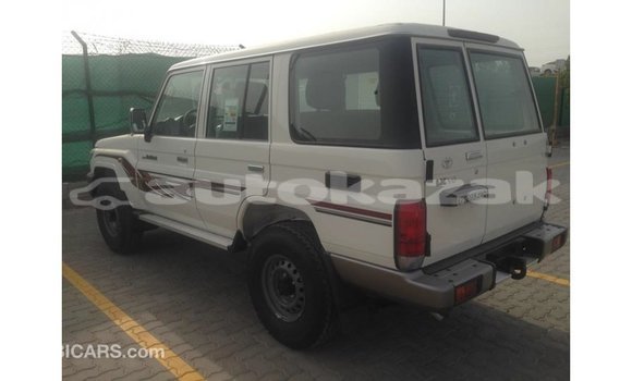 Buy Import Toyota Land Cruiser White Car in Import - Dubai in Akmecet Buy Import Toyota Land Cruiser White Car in Import - Dubai in Akmecet