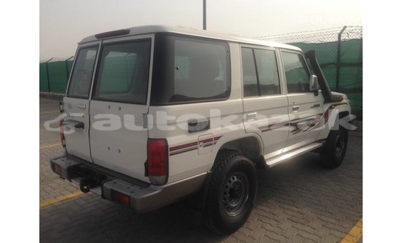 Buy Import Toyota Land Cruiser White Car in Import - Dubai in Akmecet Buy Import Toyota Land Cruiser White Car in Import - Dubai in Akmecet