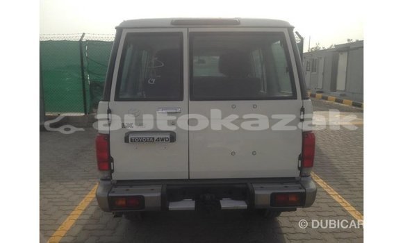 Buy Import Toyota Land Cruiser White Car in Import - Dubai in Akmecet Buy Import Toyota Land Cruiser White Car in Import - Dubai in Akmecet