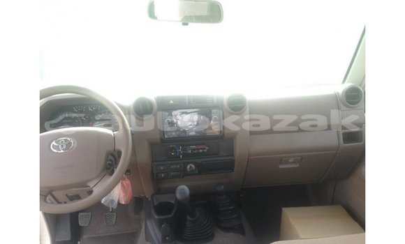 Buy Import Toyota Land Cruiser White Car in Import - Dubai in Akmecet Buy Import Toyota Land Cruiser White Car in Import - Dubai in Akmecet