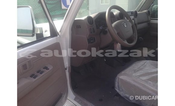 Buy Import Toyota Land Cruiser White Car in Import - Dubai in Akmecet Buy Import Toyota Land Cruiser White Car in Import - Dubai in Akmecet
