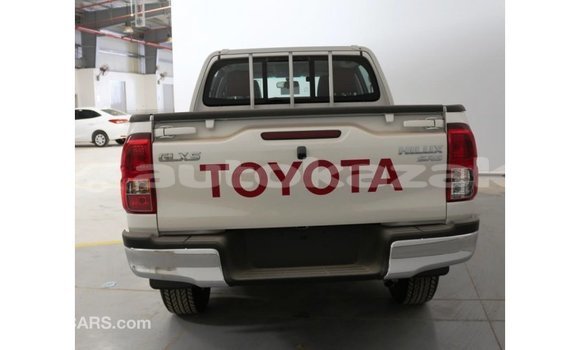 Buy Import Toyota Hilux White Car in Import - Dubai in Akmecet Buy Import Toyota Hilux White Car in Import - Dubai in Akmecet