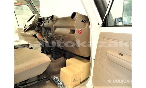 Buy Import Toyota Land Cruiser White Car in Import - Dubai in Akmecet Buy Import Toyota Land Cruiser White Car in Import - Dubai in Akmecet