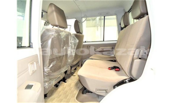 Buy Import Toyota Land Cruiser White Car in Import - Dubai in Akmecet Buy Import Toyota Land Cruiser White Car in Import - Dubai in Akmecet