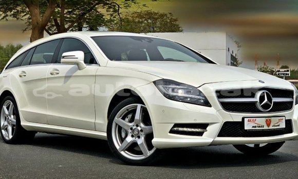 Buy Import Mercedes-Benz 190 White Car in Import - Dubai in Akmecet Buy Import Mercedes-Benz 190 White Car in Import - Dubai in Akmecet