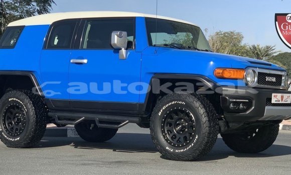 Buy Import Toyota FJ Cruiser Blue Car in Import - Dubai in Akmecet