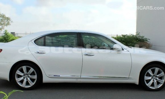 Buy Import Lexus LS White Car in Import - Dubai in Akmecet Buy Import Lexus LS White Car in Import - Dubai in Akmecet